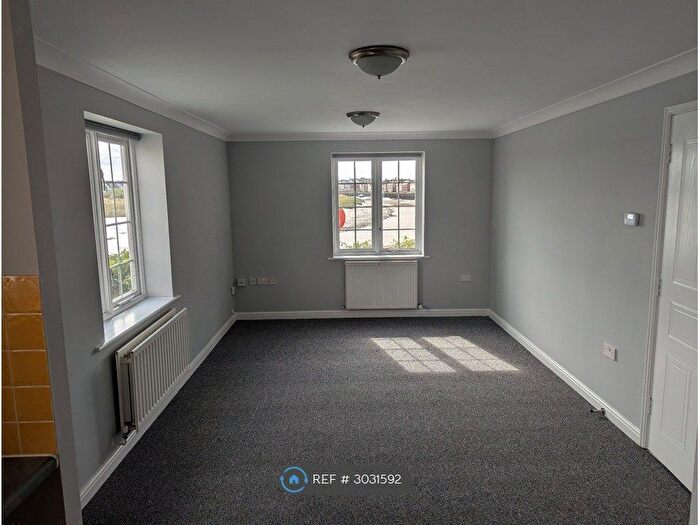 2 Bedroom Flat To Rent In Rowhedge, Colchester, CO5