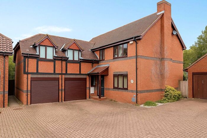 4 Bedroom Detached House For Sale In Walton Road, Middleton, Milton Keynes, Bucks, MK10