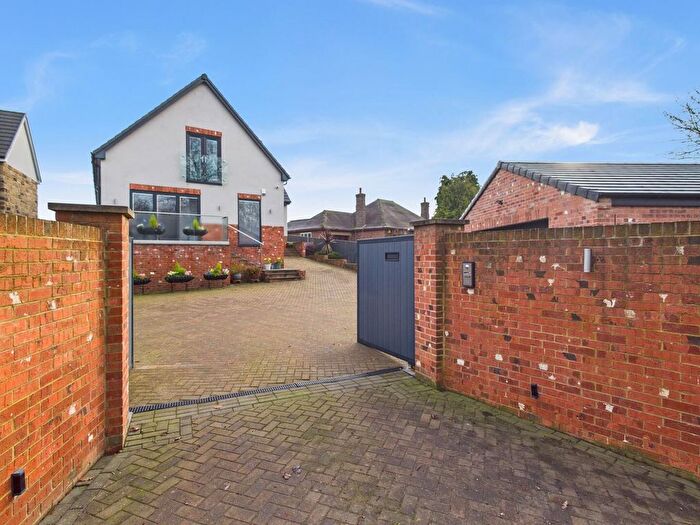 4 Bedroom Detached House For Sale In Ackworth Road, Purston Jaglin, WF7