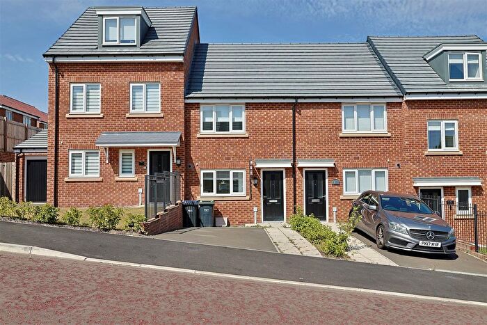 2 Bedroom Terraced House For Sale In Elm Road, Blaydon, Blaydon-On-Tyne, NE21