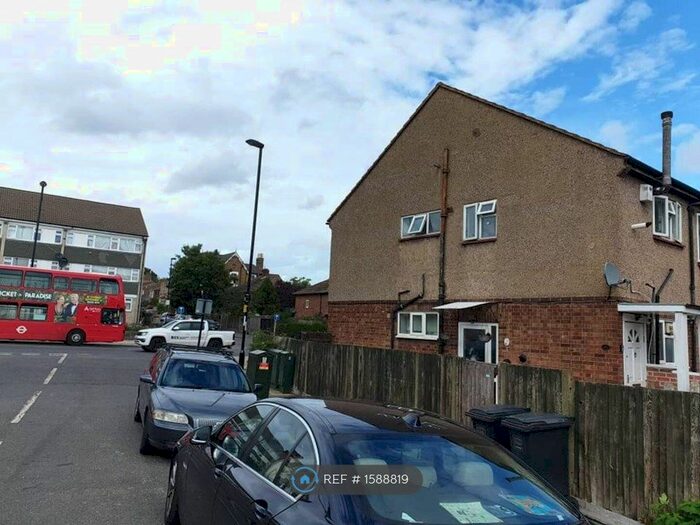 2 Bedroom Flat To Rent In Sydenham Road, London, SE26