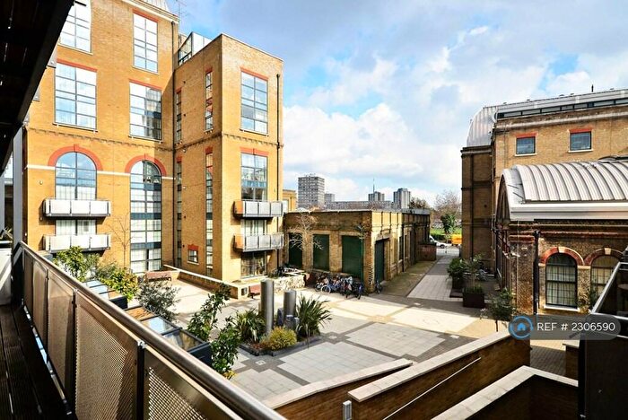 2 Bedroom Flat To Rent In York Road, London, SW11