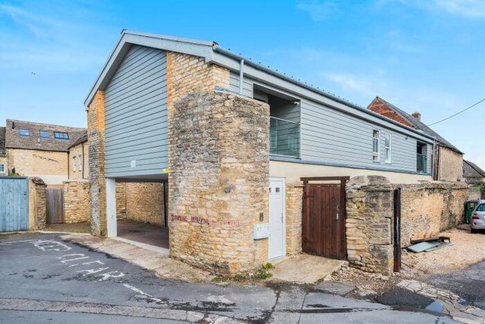 2 Bedroom Flat To Rent In Corn Street, Witney, OX28