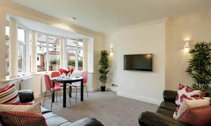 3 Bedroom Semi Detached House To Rent In Estcourt Terrace, Leeds, LS6