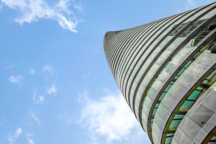 Apartment To Rent In Arena Tower, Crossharbour Plaza, Canary Wharf, London, E14