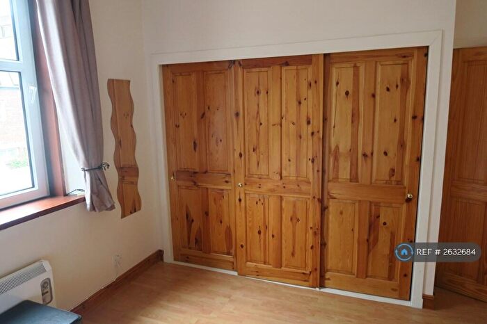 2 Bedroom Flat To Rent In Bon Accord Terrace, Aberdeen, AB11