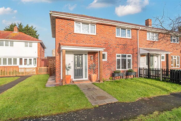 3 Bedroom Semi Detached House For Sale In Turner Avenue, Gosport, PO13
