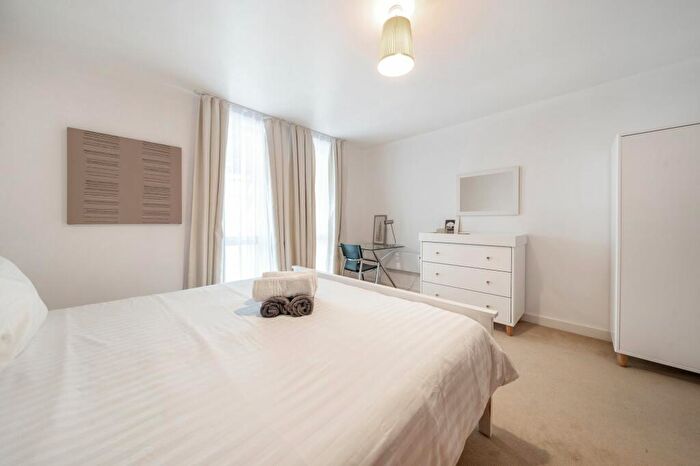 1 Bedroom Apartment To Rent In Crampton Street, London, SE17