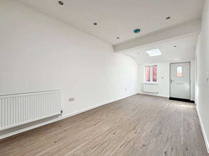1 Bedroom Studio To Rent In Alfred Street, Rushden, NN10