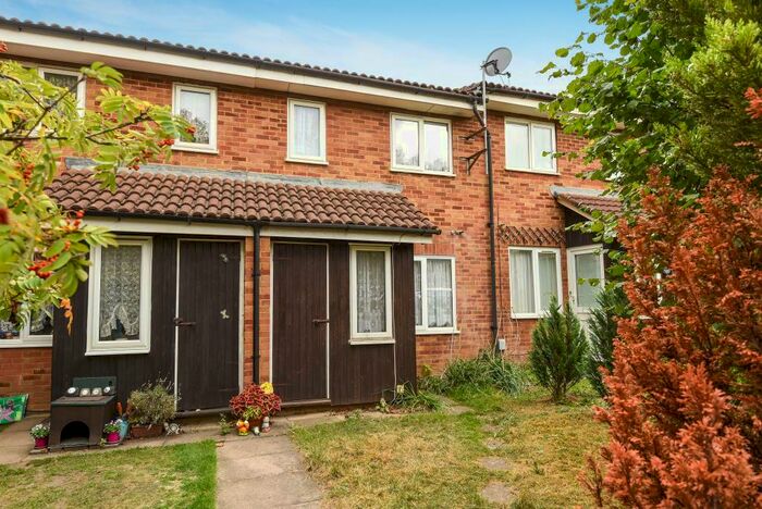 1 Bedroom Terraced House To Rent In Woking, Surrey, GU22