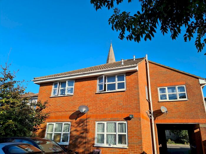 1 Bedroom Flat To Rent In Waterloo Road, Southampton, SO15