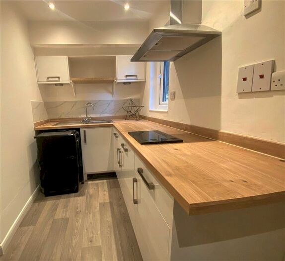 Studio To Rent In Mead Avenue, Slough, Berkshire, SL3