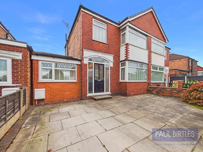 3 Bedroom Semi-Detached House For Sale In Edale Road, Stretford, Manchester, M32