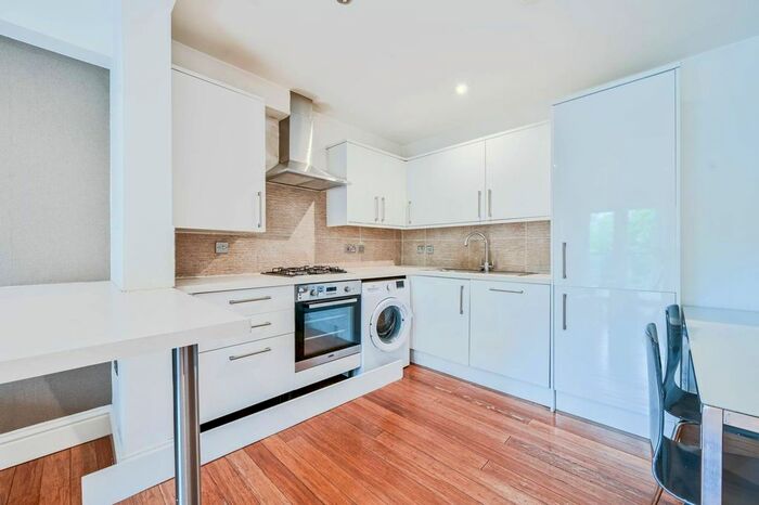 2 Bedroom Flat To Rent In Bush Road, Rotherhithe, London, SE8