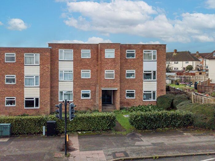 1 Bedroom Flat For Sale In Worplesdon Road, Guildford, GU2