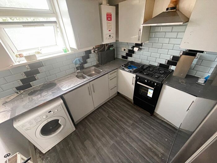 2 Bedroom Flat To Rent In St. Albans Road, Ilford, IG3