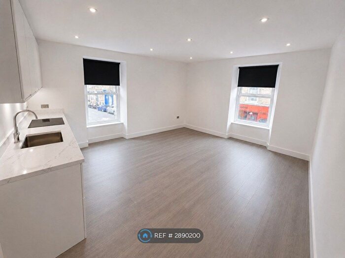 2 Bedroom Flat To Rent In Westmoreland Street, Harrogate, HG1
