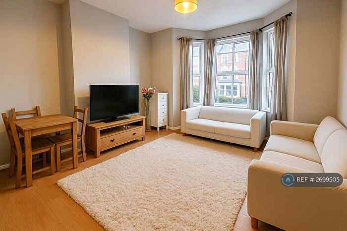 2 Bedroom Flat To Rent In Laitwood Road, London, SW12