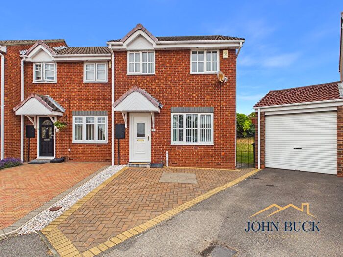 3 Bedroom End Of Terrace House For Sale In Burnham Close, Houghton Le Spring, DH4
