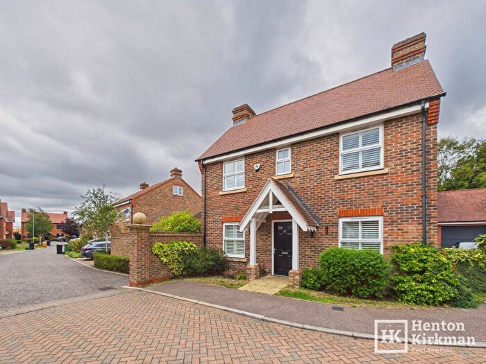 4 Bedroom Detached House For Sale In Bell Hill Close, Billericay, CM12