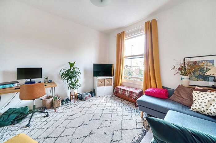 2 Bedroom Flat To Rent In Middle Lane, Crouch End, London, N8