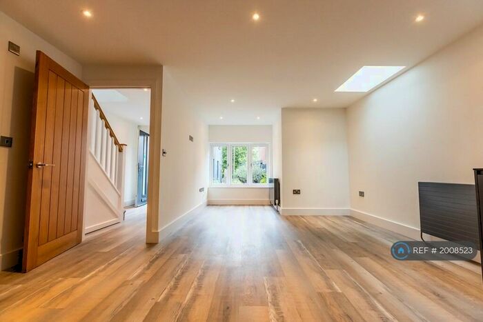 1 Bedroom Semi-Detached House To Rent In Magpie Road, Norwich, NR3