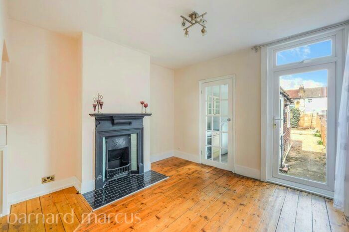 2 Bedroom Terraced House To Rent In Helder Street, South Croydon, CR2