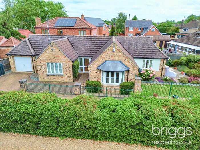 2 Bedroom Detached Bungalow For Sale In Suttons Lane, Deeping Gate, Market Deeping, PE6