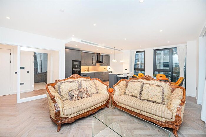 2 Bedroom Flat To Rent In Merino Gardens, London, E1W