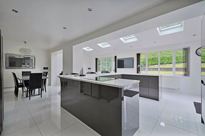 4 Bedroom Detached House For Sale In Moorthorpe Rise, Owlthorpe, Sheffield, S20