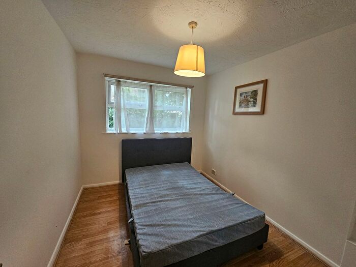 2 Bedroom Flat To Rent In Adeliza Close, Barking, IG11