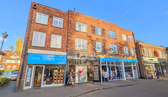 2 Bedroom Duplex To Rent In High Street, Harpenden, Hertfordshire, AL5