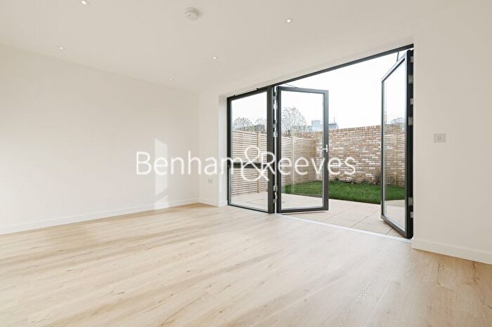 3 Bedroom Terraced House To Rent In Felix Road, Ealing, W13