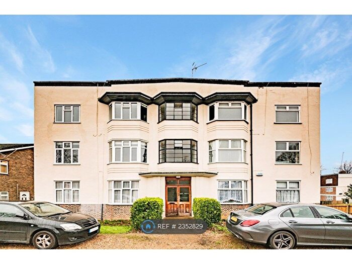 2 Bedroom Flat To Rent In Benhill Wood Road, Sutton, SM1
