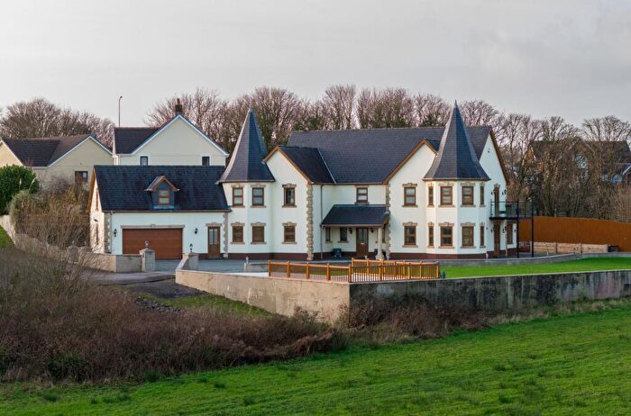 5 Bedroom Detached House For Sale In High Street, St. Clears, SA33