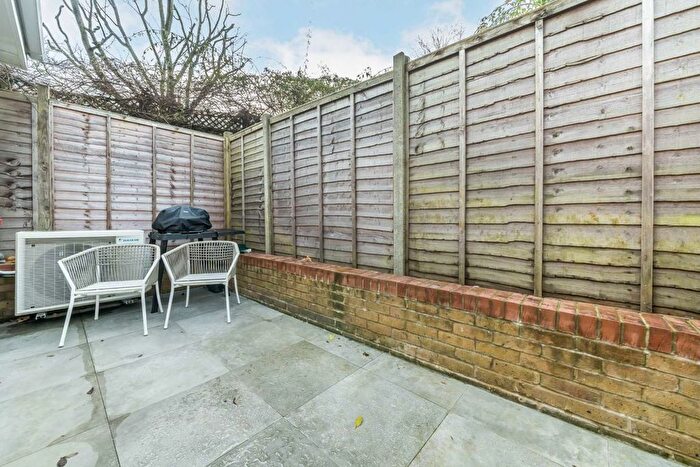 2 Bedroom Flat To Rent In Churchfield Road, London, W13
