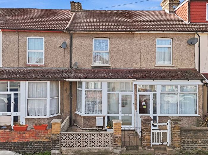 3 Bedroom Terraced House For Sale In Kent Road, Grays, RM17