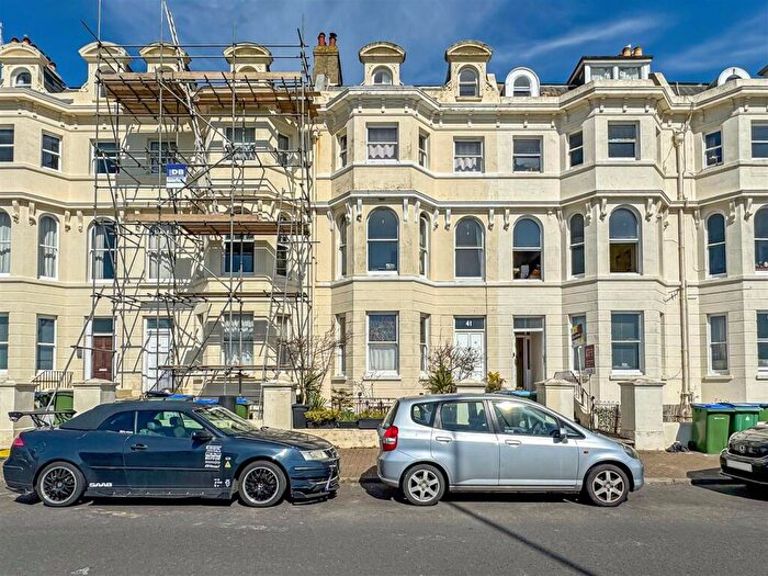 Studio To Rent In South Terrace, Littlehampton, BN17