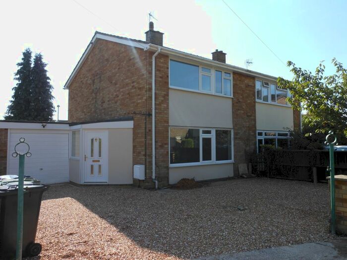 3 Bedroom Semi-Detached House To Rent In Caldecote Road, Eynesbury, PE19