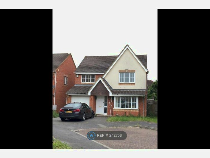 4 Bedroom Detached House To Rent In Barwick Drive, Uxbridge, UB8