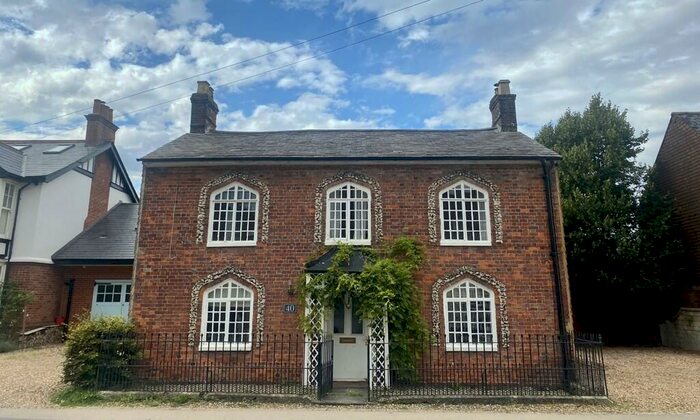 4 Bedroom Detached House To Rent In Dove House, SN8