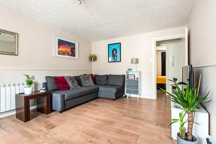 1 Bedroom Apartment To Rent In Marlow Court, Brighton, BN2