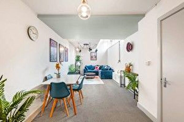 2 Bedroom Flat To Rent In Market Place, Market Rasen, LN8