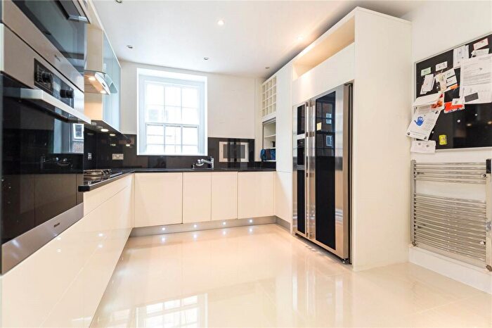 2 Bedroom Flat To Rent In Park Lodge, St. Johns Wood Park, NW8