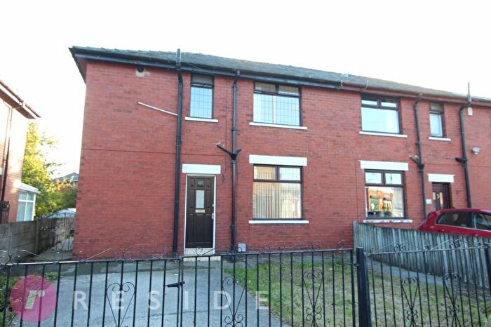 3 Bedroom Semi-Detached House For Sale In Birch Road, Wardle, Rochdale, OL12