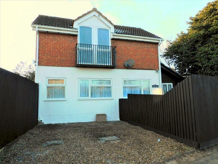 2 Bedroom Detached House To Rent In Allenbys Chase, Sutton Bridge, PE12