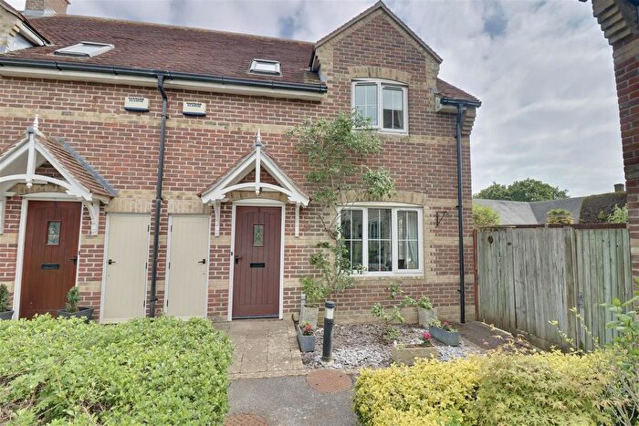 3 Bedroom End Terrace House For Sale In Fountain Square, Hayling Island, PO11