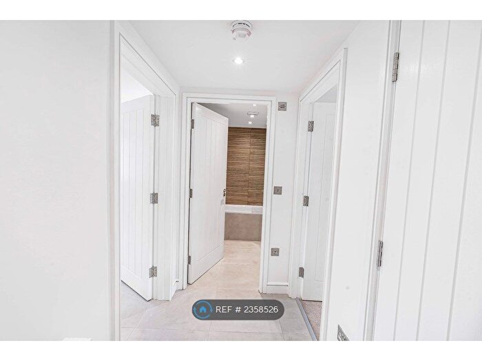 1 Bedroom Flat To Rent In Marple Bank Apartments, Marple, SK6