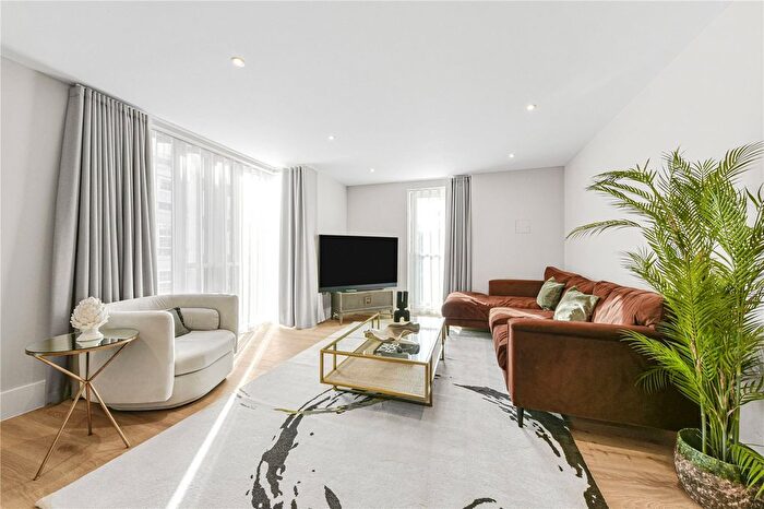 4 Bedroom Flat To Rent In Baker Street, London, NW1