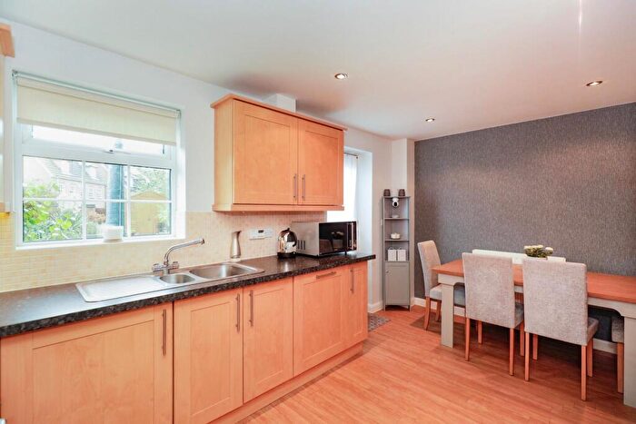 3 Bedroom Semi-Detached House For Sale In The Avenue, Harrogate, HG1